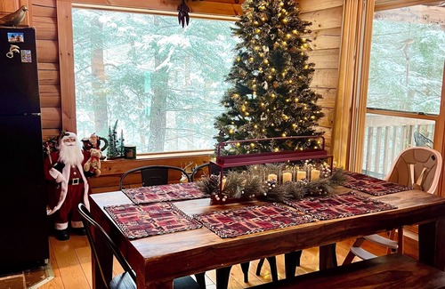 Lake George Cabina | Charming Log Cabin in Lake George