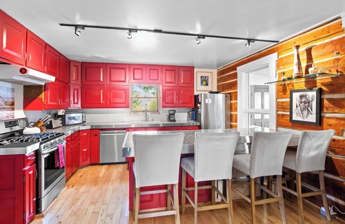 Snowmass Village Casa | Charming log house in Snowmass with all the amenities.