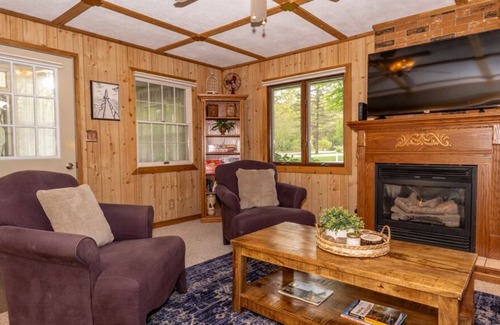 Fennville Cabaña | Charming Lower Scott Lake 3 bedroom home