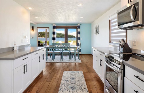 Bellingham Casa | Charming Lummi Bay Waterfront Beach House