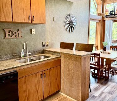 Lutsen Casa | Charming Lutsen Mountain Townhome with Pool Access