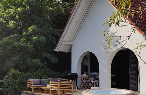 Szigetvar Cabaña | Charming luxurious cottage with a jacuzzi and AC on the Hungarian countryside.