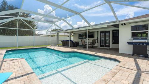 Fort Myers Casa | Charming Luxury Heated Pool Home