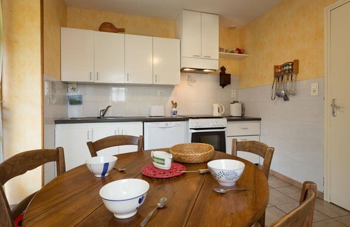 Ferrieres-sur-Sichon Cabaña | Casa Rural en Montaña: 3 Hab, Terraza Cubierta, Cerca de Vichy, Admite Mascotas