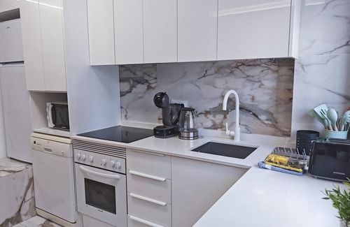 Ciudad Lineal Apartamento | Charming Madrid Las Ventas - 4 bedrooms