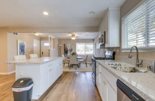 Midway Casa | Charming Main house