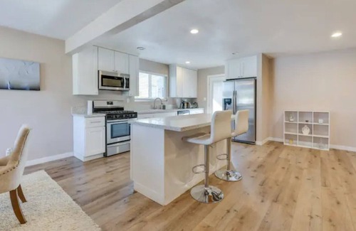 Midway Casa | Charming Main house
