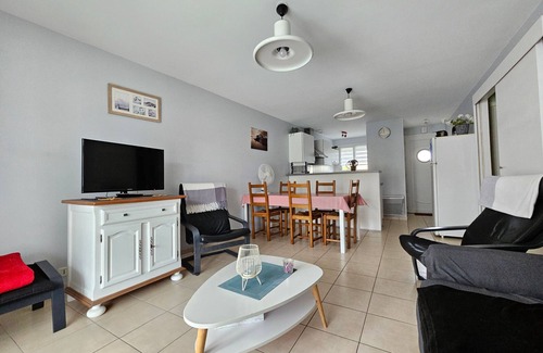 LʼAiguillon-sur-Mer Casa | Charming Maisonette Near Market with Garden, A/C, WiFi, BBQ - Close to Beach