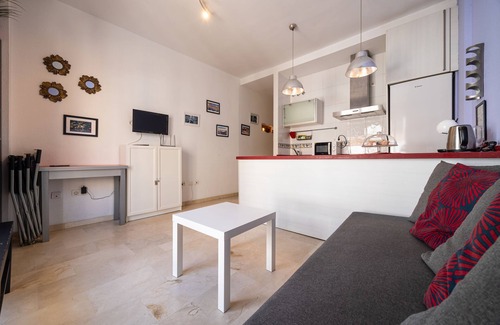 El Ejido Apartamento | Charming Malaga Stay: Walk to Top Sights