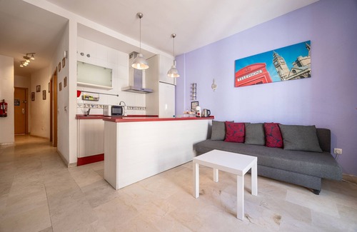 El Ejido Apartamento | Charming Malaga Stay: Walk to Top Sights