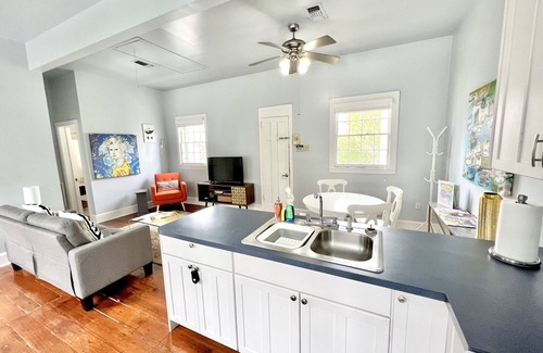 Bywater Apartamento | Charming Marigny Flat w/Private Courtyard & Balcony, 1 bed/1bath