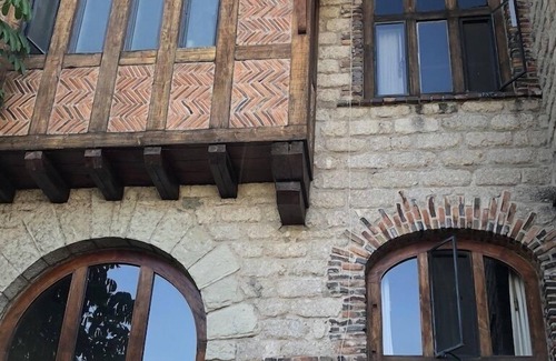 Centro de Querétaro Casa | Encantador Medieval privado de un dormitorio con baño privado