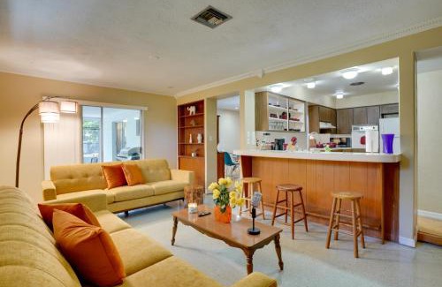Lakeland Casa | Charming Mid-Century House - Just Steps to Lake!