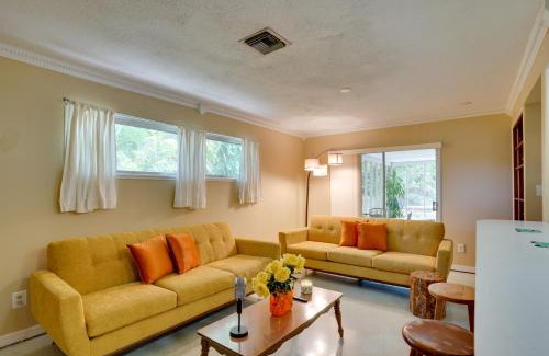 Lakeland Casa | Charming Mid-Century House - Just Steps to Lake!