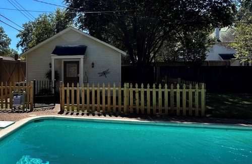 Memphis Cabaña | Medical professional’s Charming cottage close to medical centers