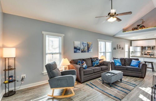 Pleasant Hill Casa | Charming Missouri Home < 1 Mi to Katy Trail!