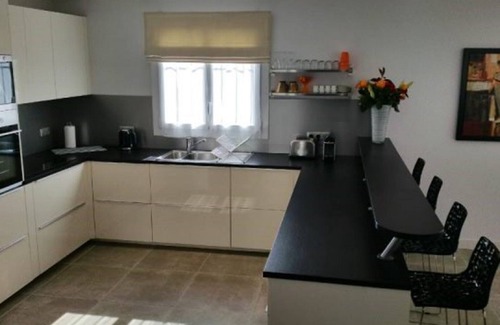 Carnoux-en-Provence Villa | Encantadora villa moderna con aire acondicionado para 5 personas.