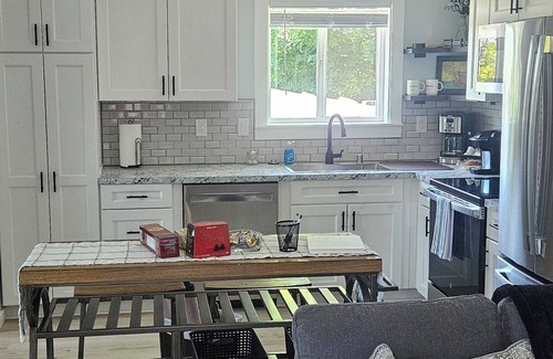 Spokane Apartamento | Charming, modern 1-bedroom apartment in a lovely, quiet and safe neighborhood.