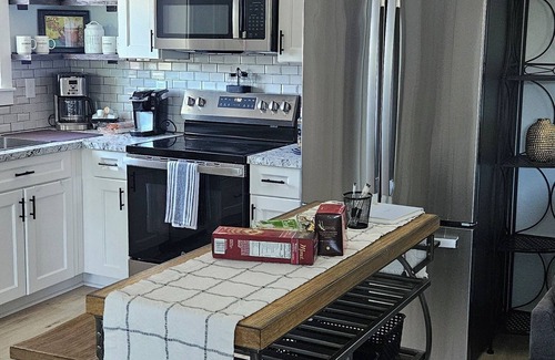 Spokane Apartamento | Charming, modern 1-bedroom apartment in a lovely, quiet and safe neighborhood.