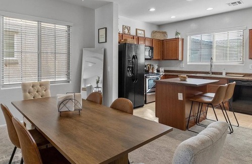 Maryvale Casa | Charming Modern 3-Story Phoenix Home: 3 BD/4BR , Near Shopping & Entertainment