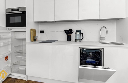 Fortis Green Casa | Charming Modern Chic Pad Summer House