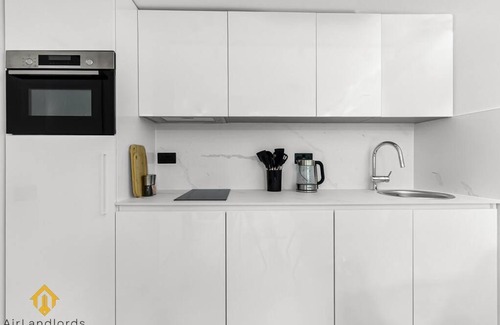 Fortis Green Casa | Charming Modern Chic Pad Summer House