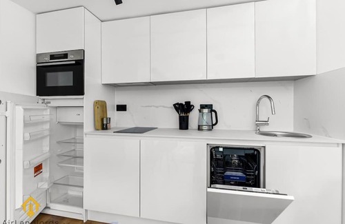 Fortis Green Casa | Charming Modern Chic Pad Summer House