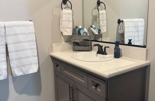 Raisin Apartamento | Charming Modern Private In-Law Suite in Clovis – Separate Entrance