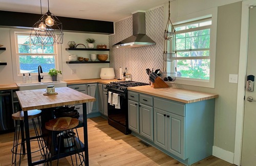 Minnetonka Casa | Charming & Modern Rambler