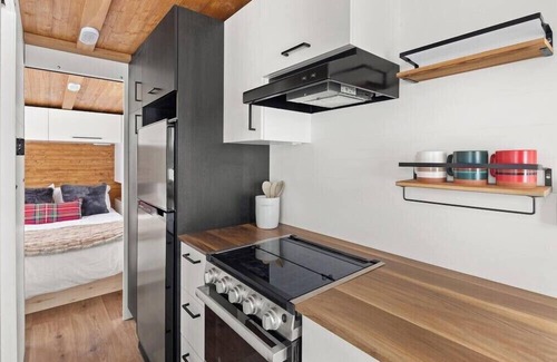 Morrisville Casa | Charming Modern Tiny Home, Minutes to Stowe