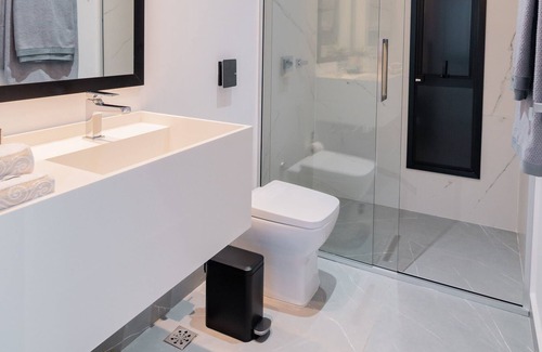 Foz do Iguacu Villa | Charming & Modern Villa with KING BED in the hear of Foz do Igua