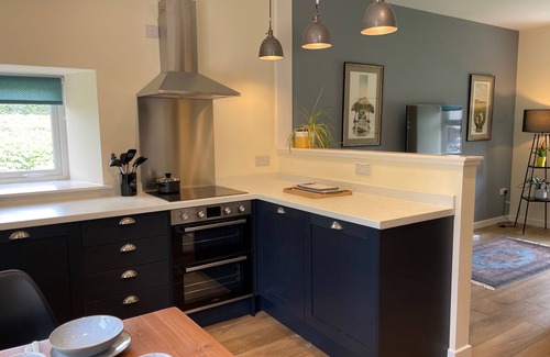 Letham Grange Cabaña | Charming modernised country cottage retreat near woodland walk and coast
