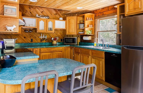New Paltz Casa | Charming Mohonk Home with Fire Pit and Hot Tub