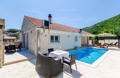 Mokosica Villa | 330 m² Villa ∙ 3 habitaciones ∙ 6 personas
