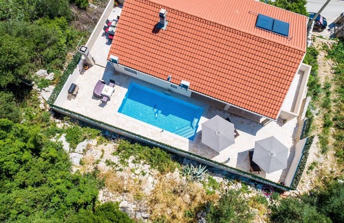 Mokosica Villa | Encantadora Villa Mokosica | 3 Dormitorios | Villa Tranquility Nest Beniva | Piscina Privada | Vista
