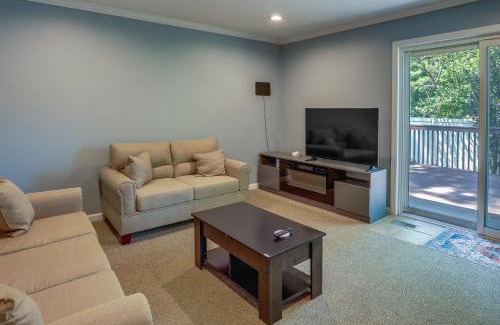 Monroe Township Casa | Charming Monroe Township Home - 13 Mi to RU!
