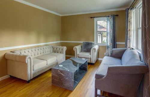 Monroe Township Casa | Charming Monroe Township Home - 13 Mi to RU!