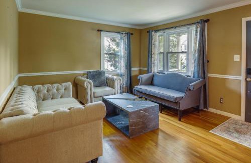 Monroe Township Casa | Charming Monroe Township Home - 13 Mi to RU!