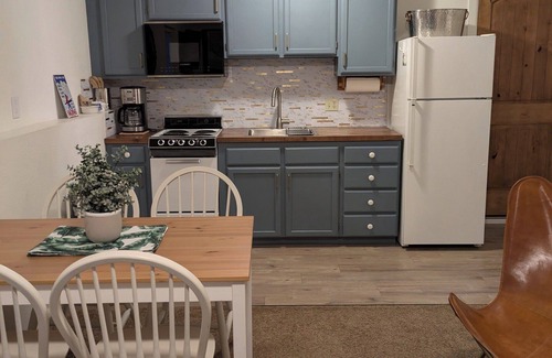 South Snyderville Basin Apartamento | Charming mother in-law apartment in Park City with private entrance.