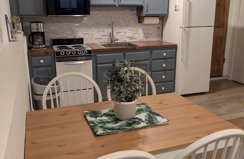 South Snyderville Basin Apartamento | Charming mother in-law apartment in Park City with private entrance.