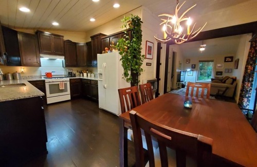 Cullowhee Casa | Charming Mountain Cottage close to Cashiers, Highlands and Lake Glenville, NC