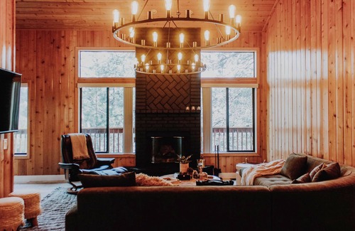 Idyllwild Casa | Charming Mountain House - Modern amenities & peace