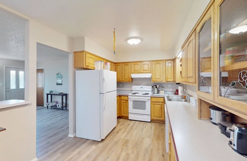 Fort Garland Casa | Charming Mountain Retreat with Stunning Views and Cozy Living Room