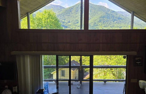 Valley Creek Run Casa | Charming Mountain Retreat in Maggie Valley