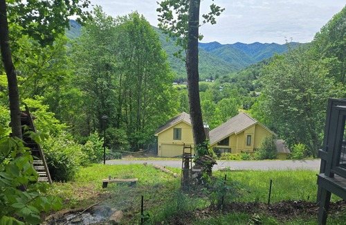 Valley Creek Run Casa | Charming Mountain Retreat in Maggie Valley