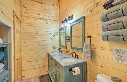 Boswell Cabina | Charming Mountain View Cabin ~ 8 Mi to Dtwn!