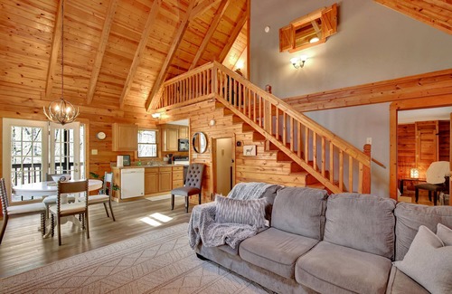 Pine Mountain Cabina | Charming Mountain Ridge View Cozy Cabin near FDR State Park and Callaway Gardens