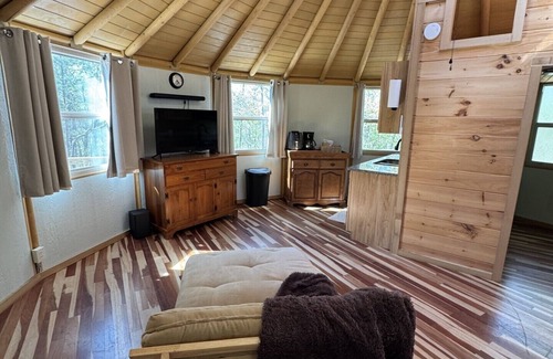 Walland Casa | Charming Mountain Yurt in Walland w/Full Bathroom, Hot Tub, Privacy!