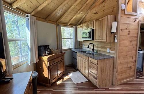 Walland Casa | Charming Mountain Yurt in Walland w/Full Bathroom, Hot Tub, Privacy!