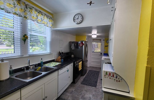 Mount Dora Casa | Charming Mt Dora 2 Bedroom House - 1 mile from Historic Downtown!